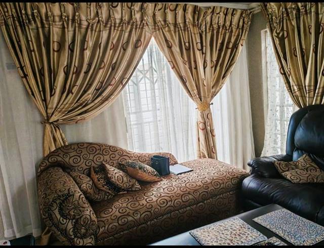 3 BEDROOM HOUSE FOR SALE IN WESTENBURG